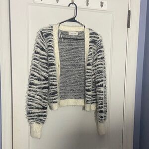 Stylish Willow & Wind Black and White Striped Cardigan
